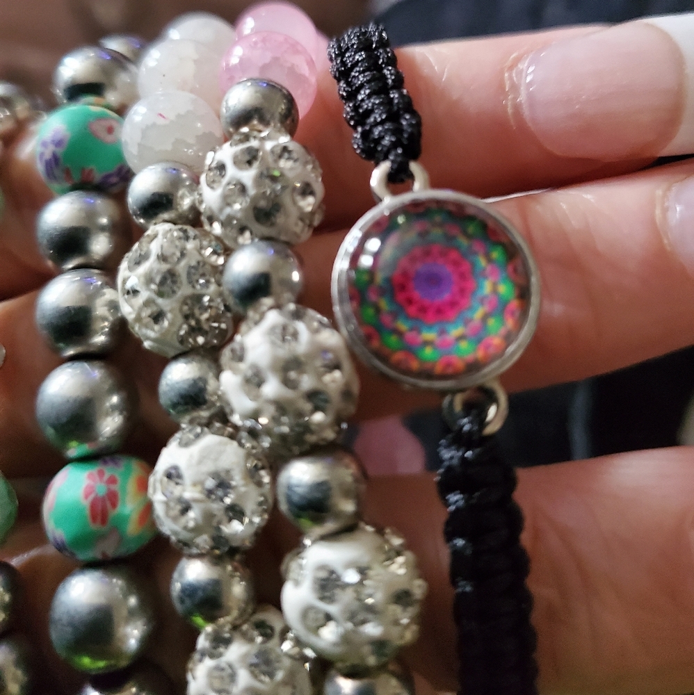 Bracelets 5 - Picture 3 of 7